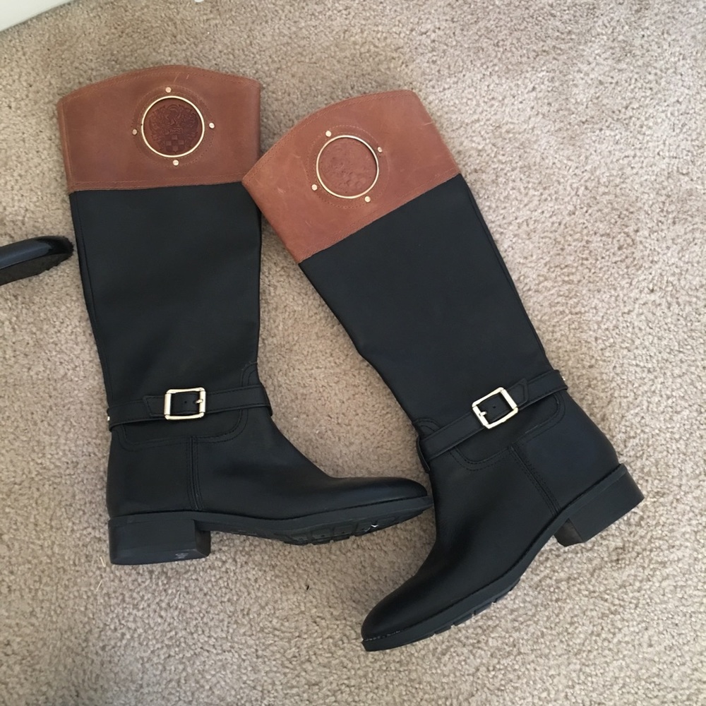 Final Price ⬇️ Vince Camuto “Phillie” Boots